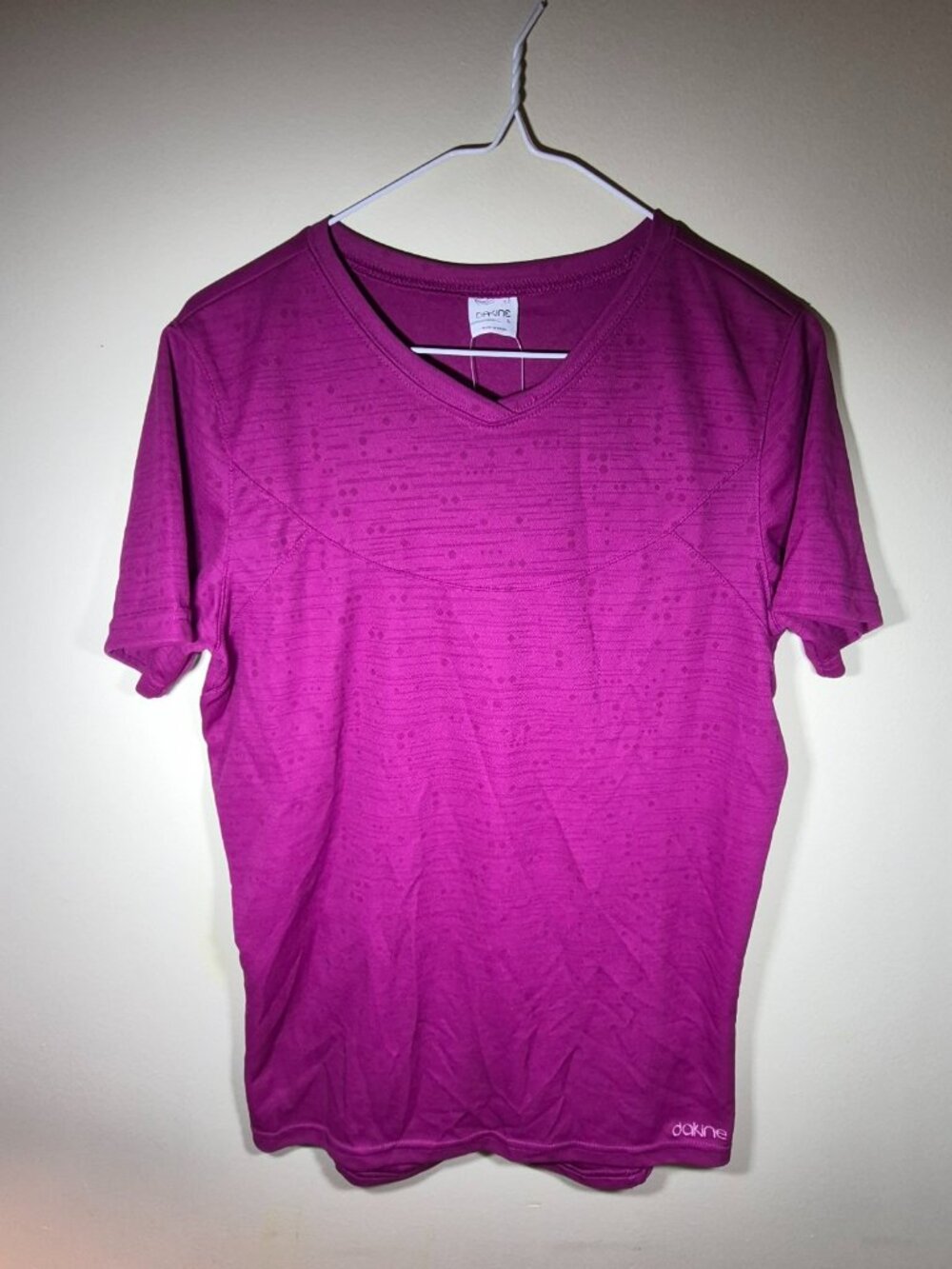 NWT Dakine Women’s V-Neck Mountain Bike Jersey - Magenta Pink Size L